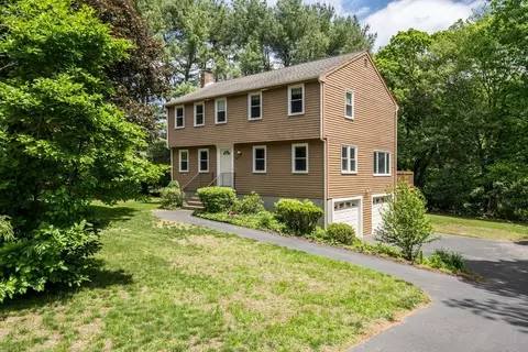 8 Spruce Rd, Medway, MA 02053