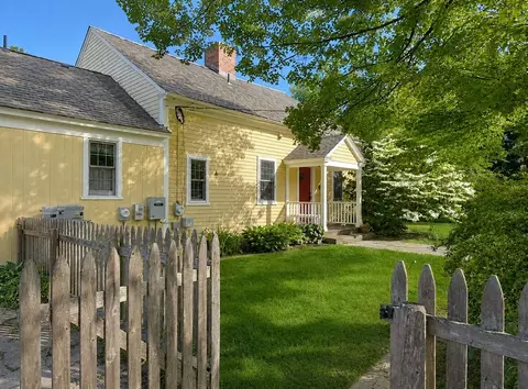 6 Cross St, Buckland, MA 01338