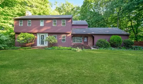 84 Greenwich Rd, East Longmeadow, MA 01028