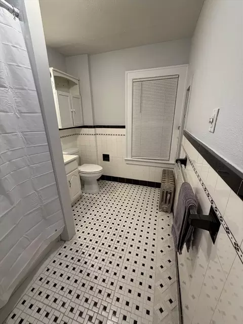 Bath - 16 Fenimore Blvd, Springfield, MA 01108 photo 2 of 3