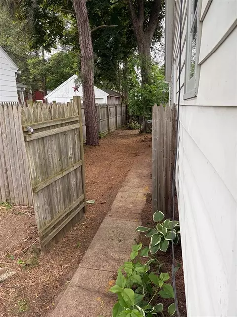 Exterior - 16 Fenimore Blvd, Springfield, MA 01108 photo 9 of 14