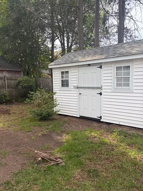 Exterior - 16 Fenimore Blvd, Springfield, MA 01108 photo 13 of 14