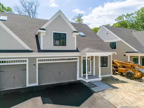 18 Talbot Ln #18, Reading, MA 01867 photo 2