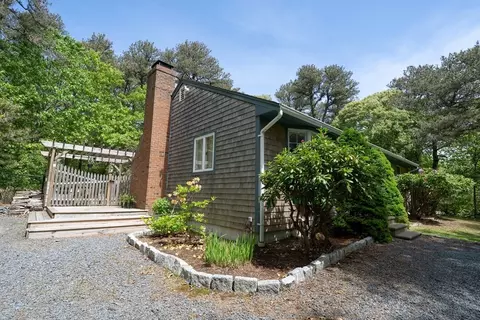5 Fishermans Rd, Truro, MA 02659