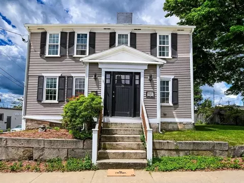 16 Middle St, Fairhaven, MA 02719