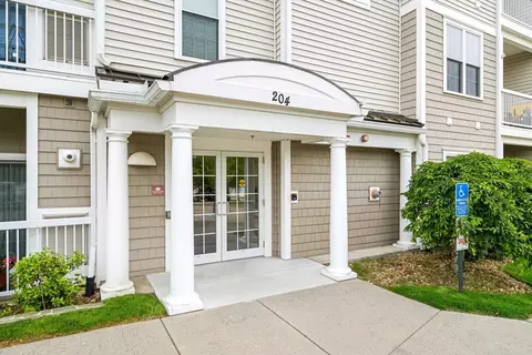 204 Clocktower Dr #311, Waltham, MA 02452