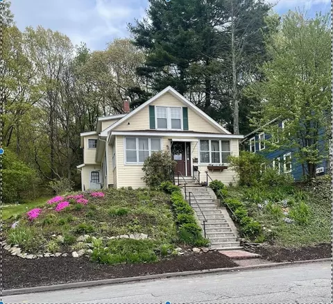 27 Malvern Rd, Worcester, MA 01610