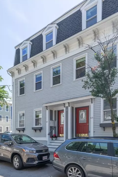 67 Sullivan St #3, Boston, MA 02129