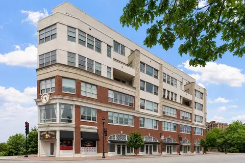 51 Lafayette St #606, Salem, MA 01970