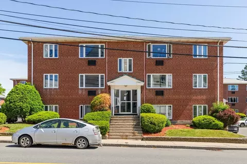 121 Warren St #4, Watertown, MA 02472
