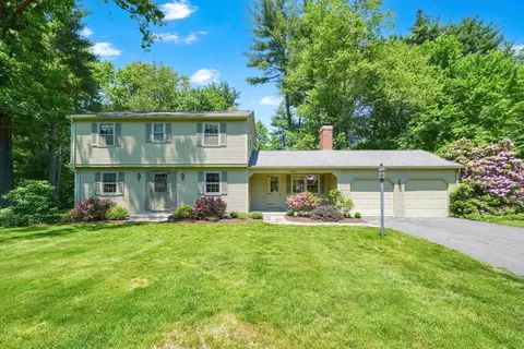 13 Pleasant View Rd, Wilbraham, MA 01095