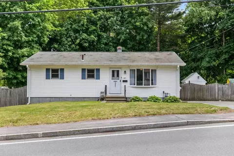 447 Shawsheen St, Tewksbury, MA 01876