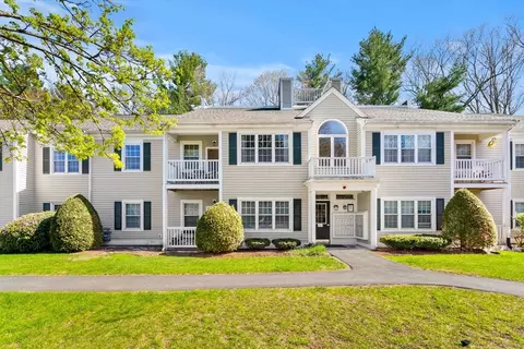 400 Brookside Dr #E, Andover, MA 01810