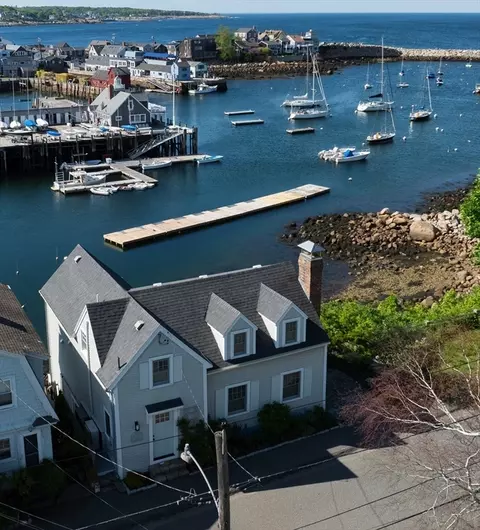 7 Atlantic Ave, Rockport, MA 01966