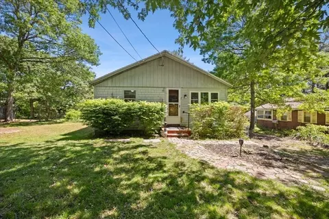 2 Cardinal Ave, Wareham, MA 02538