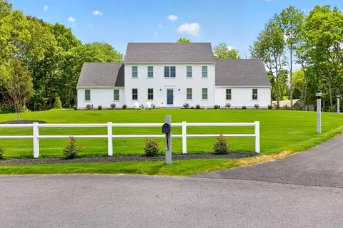 4 Gimme Cir, Sandwich, MA 02563