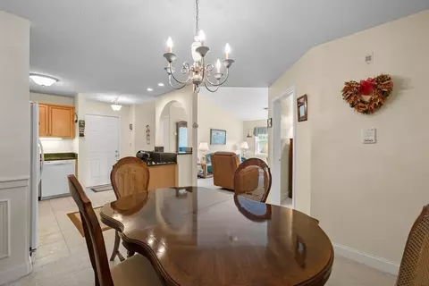Dining - 700 Brookside Dr #J, Andover, MA 01810 photo 2 of 5