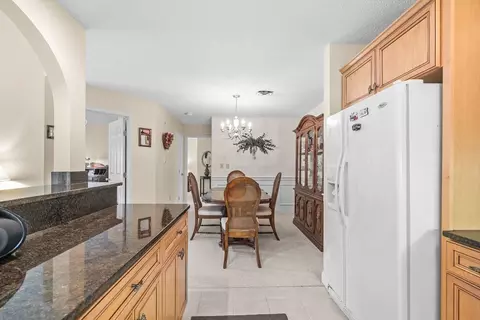 Dining - 700 Brookside Dr #J, Andover, MA 01810 photo 1 of 5