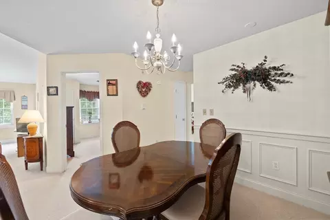 Dining - 700 Brookside Dr #J, Andover, MA 01810 photo 3 of 5