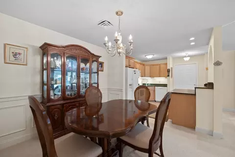 Dining - 700 Brookside Dr #J, Andover, MA 01810 photo 4 of 5