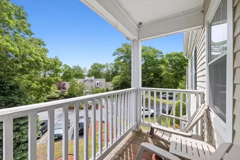 Exterior - 700 Brookside Dr #J, Andover, MA 01810 photo 1 of 4