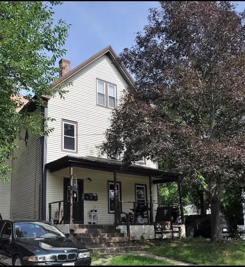 35 Cambridge St, Middleboro, MA 02346