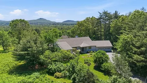 481 Station Rd, Amherst, MA 01002