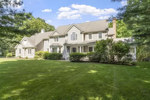 24 Thornberry Ln, Sudbury, MA 01776