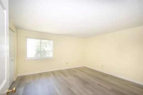 Bedroom - 10 Beals Cove Rd #C, Hingham, MA 02043 photo 2 of 4