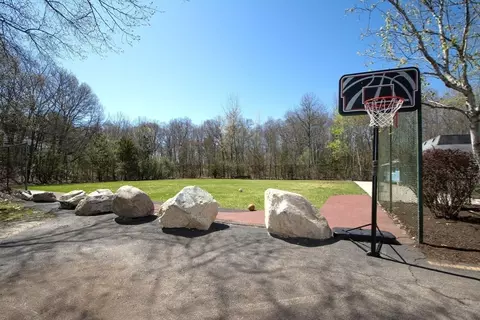 Exterior - 10 Beals Cove Rd #C, Hingham, MA 02043 photo 5 of 6