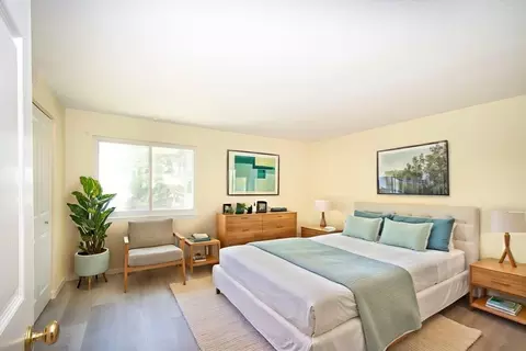 Bedroom - 10 Beals Cove Rd #C, Hingham, MA 02043 photo 1 of 4