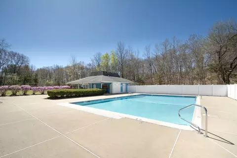 Exterior - 10 Beals Cove Rd #C, Hingham, MA 02043 photo 4 of 6
