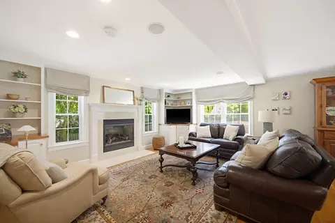 15 Lancaster Rd, Needham, MA 02492 photo 2