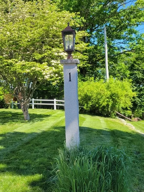 1 Park St, Athol, MA 01331 photo 3