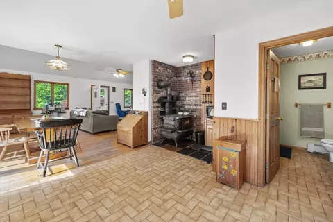 Entry Way - 110 High St # B, Upton, MA 01568 photo 2 of 6