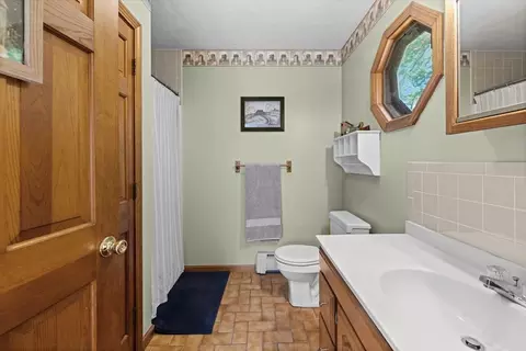 Bath - 110 High St # B, Upton, MA 01568 photo 1 of 3