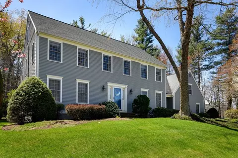 122 Fox Hill Dr, Holden, MA 01520