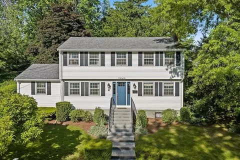 17 Old Wood Rd, Framingham, MA 01701