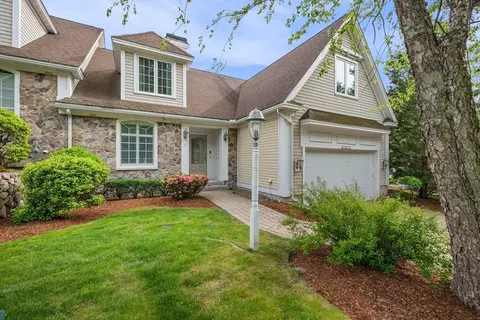 9 Swan Ln #9, Andover, MA 01810