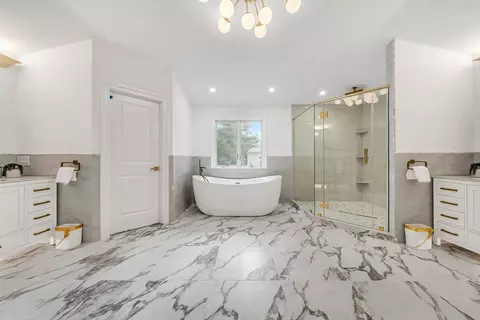 Bath - 57 Mayflower Rd, Needham, MA 02492 photo 2 of 4