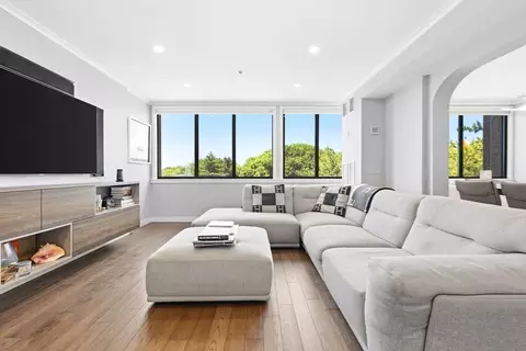 250 Hammond Pond Pkwy #716S, Chestnut Hill, MA 02467