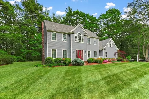 8 Douglas Dr, Mansfield, MA 02048
