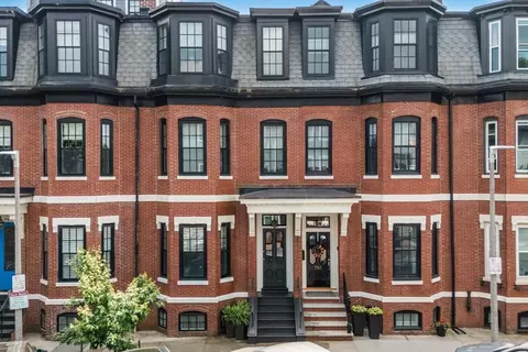 795 E 4th St, Boston, MA 02127