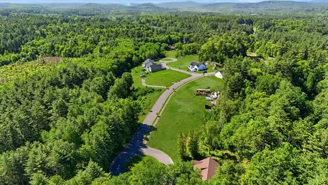 39 High Bluff Rd, Belchertown, MA 01007