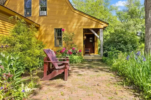 Exterior - 309 Mendon Rd, Sutton, MA 01590 photo 4 of 9