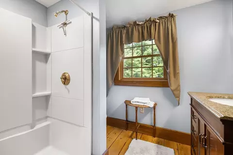 Bath - 309 Mendon Rd, Sutton, MA 01590 photo 4 of 4
