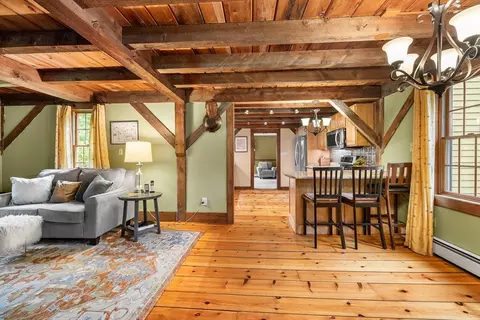 Entry Way - 309 Mendon Rd, Sutton, MA 01590 photo 2 of 4