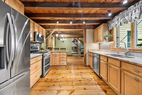 Kitchen - 309 Mendon Rd, Sutton, MA 01590 photo 1 of 2