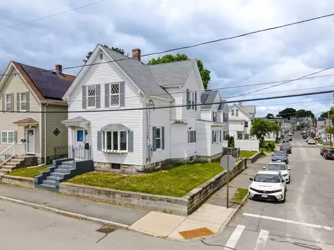 35 C St, Lowell, MA 01851