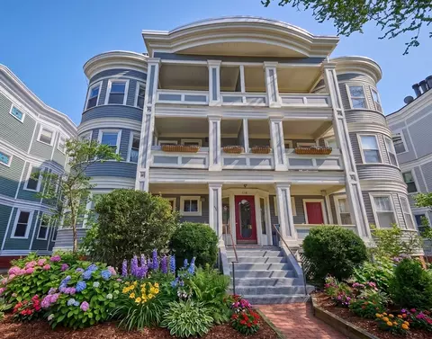 118 Trowbridge St #6, Cambridge, MA 02138